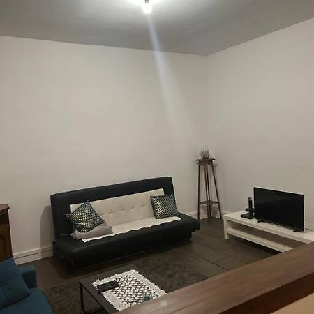 Superbe Appartement Avec Parking Gratuit Vaulx-en-Velin ภายนอก รูปภาพ