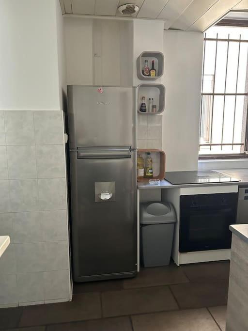 Superbe Appartement Avec Parking Gratuit Vaulx-en-Velin ภายนอก รูปภาพ